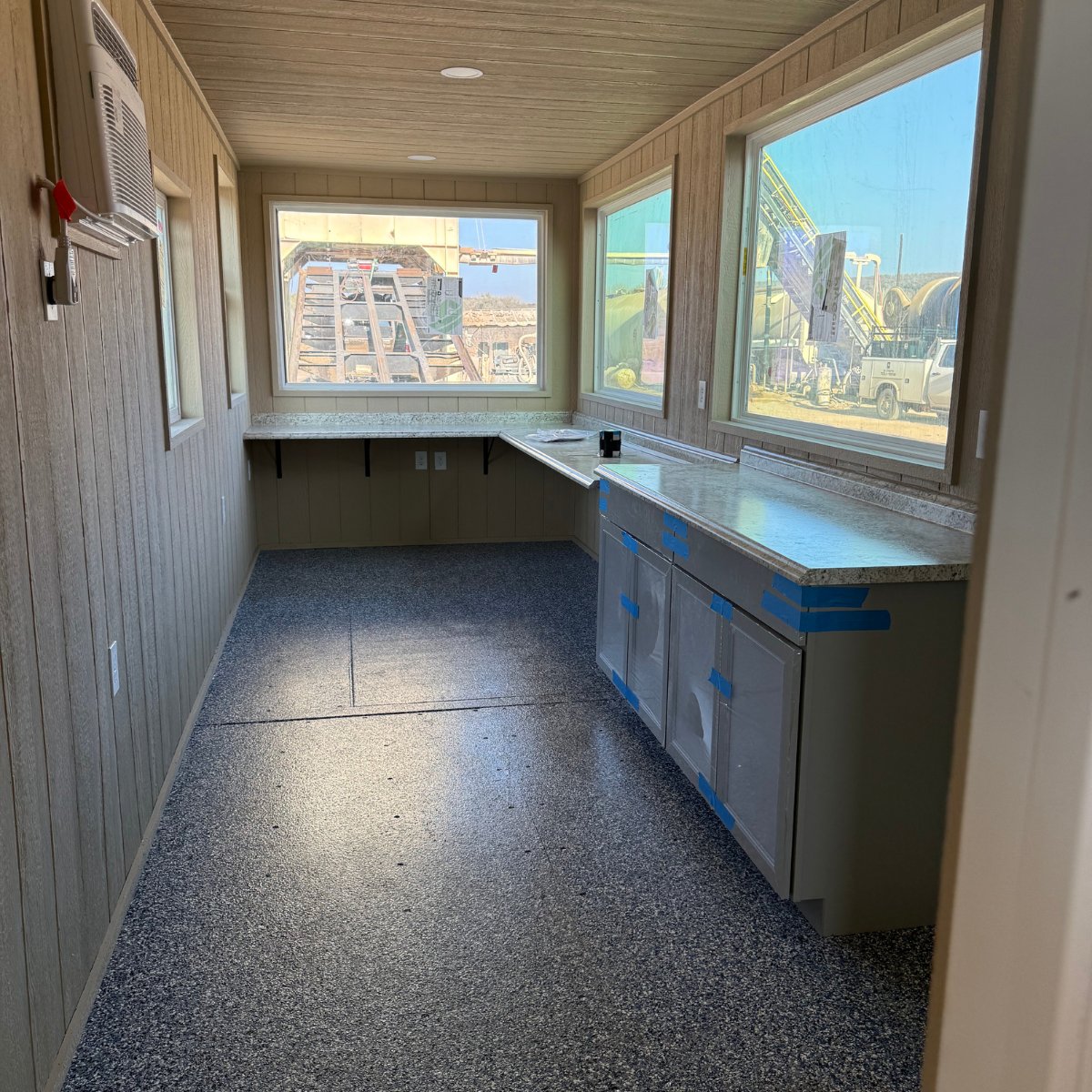 XcaliberSales's tweet photo. Customize your mobile office container with desks, shelving, climate control &amp; more! Perfect for project offices or jobsite command centers. Ready to design? 📞 https://t.co/WZmrWOmv4C #XCaliberContainer #MobileOffice #CustomContainer #JobsiteSolutions https://t.co/VhsPxfGn2q
