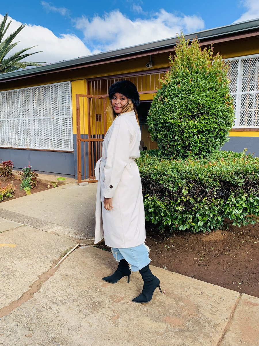 MableBusi's tweet photo. OOTD 🫶🏻
#ootd #teacher #monday https://t.co/vx7zwVjkDW