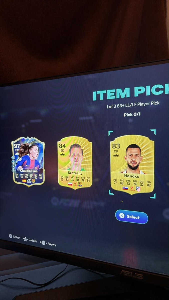 leon2790leon's tweet photo. @FUT_Accountant pulled a TOTS pina from 1 of 3 83+ https://t.co/qQKbq5aQKP