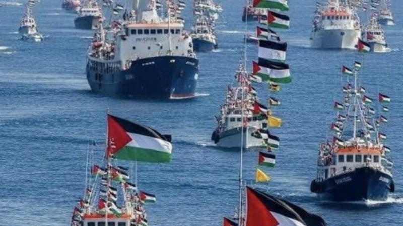iranradioes's tweet photo. El ejército israelí ataca la flotilla de la libertad Al-Samud en su ruta hacia Gaza
#samud #GazaGenocide
#iranradio https://t.co/9mvzpQ5c4B
