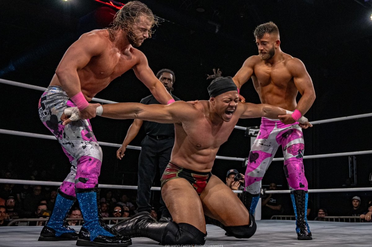 wresadam's tweet photo. Pro Wrestling Tag Team Action - love some double teaming!!!
#prowrestling #wrestlers #prowrestlers #wrestlingfetish #gaywrestling #hot #trunks #bulge #bulgemen #gay #thicc #gayprowrestling #muscle #tagteam #doubleteam https://t.co/K43fMyPfTp