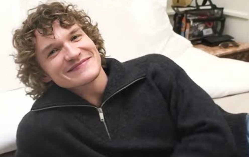 heatedrvlr's tweet photo. that hung smile #thathungsmile https://t.co/jtPW1smrG0