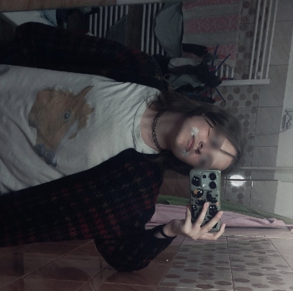 Misty_Rius's tweet photo. TS FAKE (hell nah) 
It's not the deepest, but found out that it's easier to cut there cuz it doesn't hurt that much. #shtwt #selfharm #selfharmtwt #makeup #sh https://t.co/g9dBs8MgrT