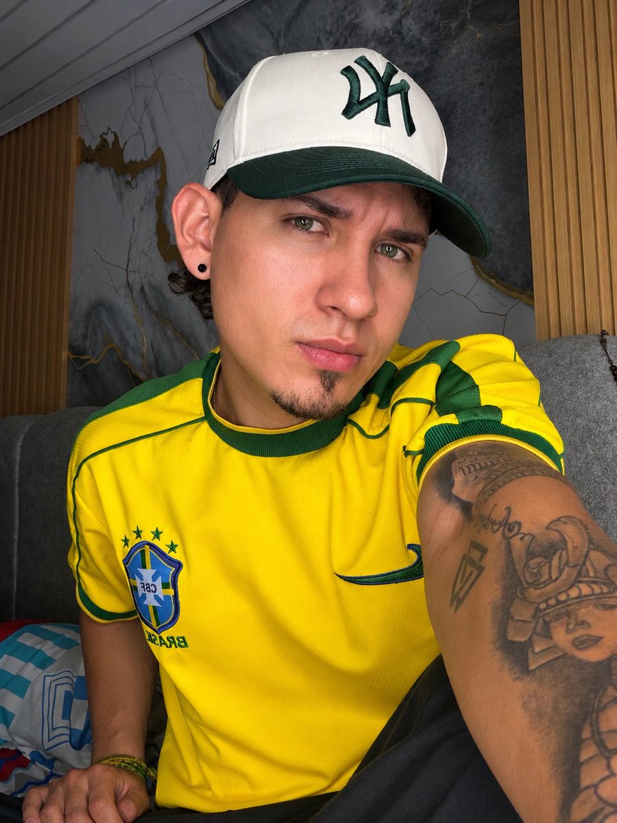 Owen_Drake01's tweet photo. “El contenido caliente no se publica aquí… ya sabes dónde encontrarlo 🔥”
#GayLatino #GayColombia #GayBrazil #LatinoGay #GayMen #GayBoy #GayFitness #GayModel #GayContentCreator #OnlyFansGay #GayCreator #LatinoModel #HotLatino
#TattooedMen
#GreenEyes
#BrazilFan
#SoccerBoy https://t.co/UlHiOo8HGp