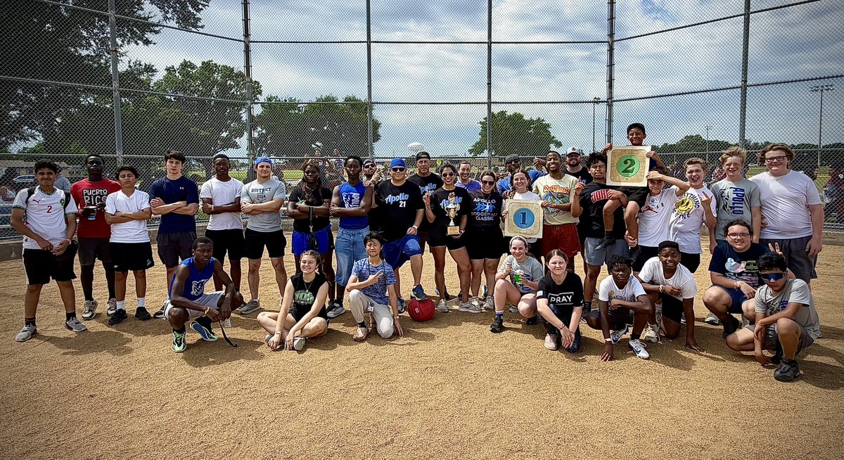 Apollo_JH's tweet photo. Year 3 of the Panther Kickball Challenge was a big success! The 7th graders came from behind and upset the 8th graders….but ultimately the teachers came out on top! https://t.co/kn4gOlMdAR