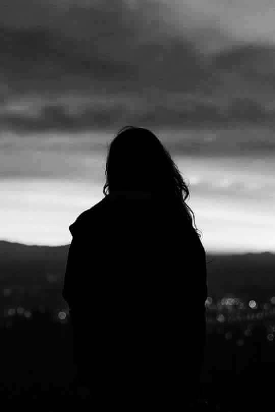 diary_name54852's tweet photo. کچھ دکھ سوالوں کی طرح ہوتے ہیں 
جن کے جواب نہیں ہوتے_ 🖤 https://t.co/M1hGLgpdcc