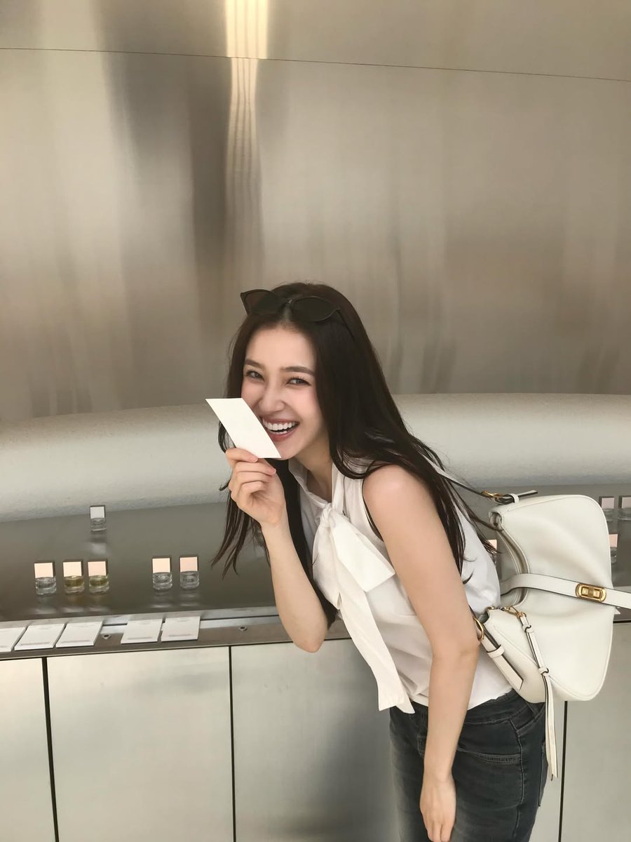 KamachoMmld's tweet photo. Nancy Jewel Mcdonie ❤️ IG 1/2 https://t.co/eYis3BjiOL