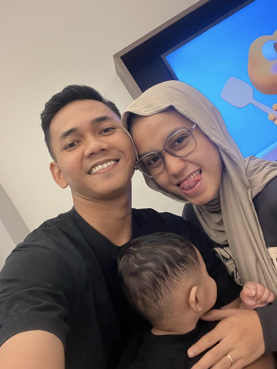 RivanAprilian's tweet photo. Allahummabariik🖤 https://t.co/tAmtyLQNhA