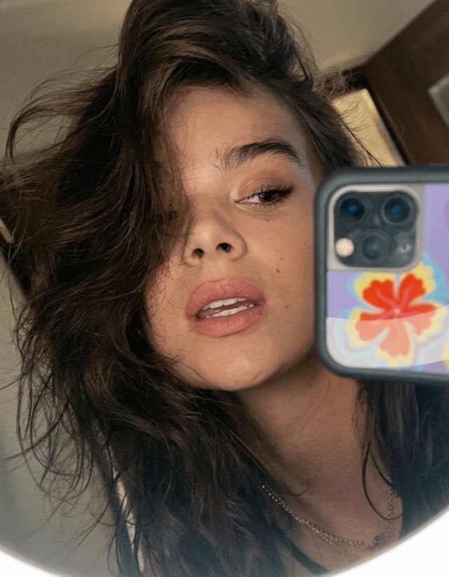 haileeslove tweet media