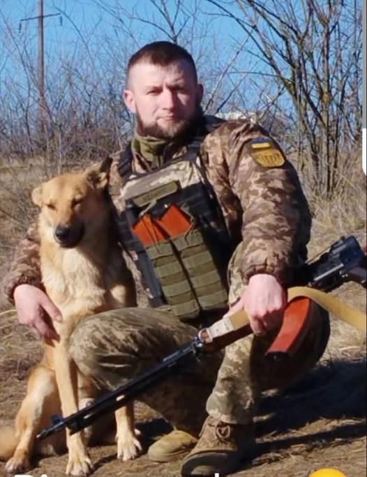 pogrebeckij's tweet photo. Гаврилівка  ·
Два роки надій та сподівань обірвала новина про те, що на щиті повертається наш герой Мельник Іван Васильович, який з березня 2022 року один із перших став на захист нашої держави, добровільно вступивши до лав ЗСУ!
Загинув Іван Мельник 22 лютого 2024 року під час виконання бойового завдання на Покровському напрямку Донецької області.
У загиблого Івана Мельника залишилась дружина та двоє неповнолітніх дітей! Не дочекалися свого сина і двоє перестарілих батьків!