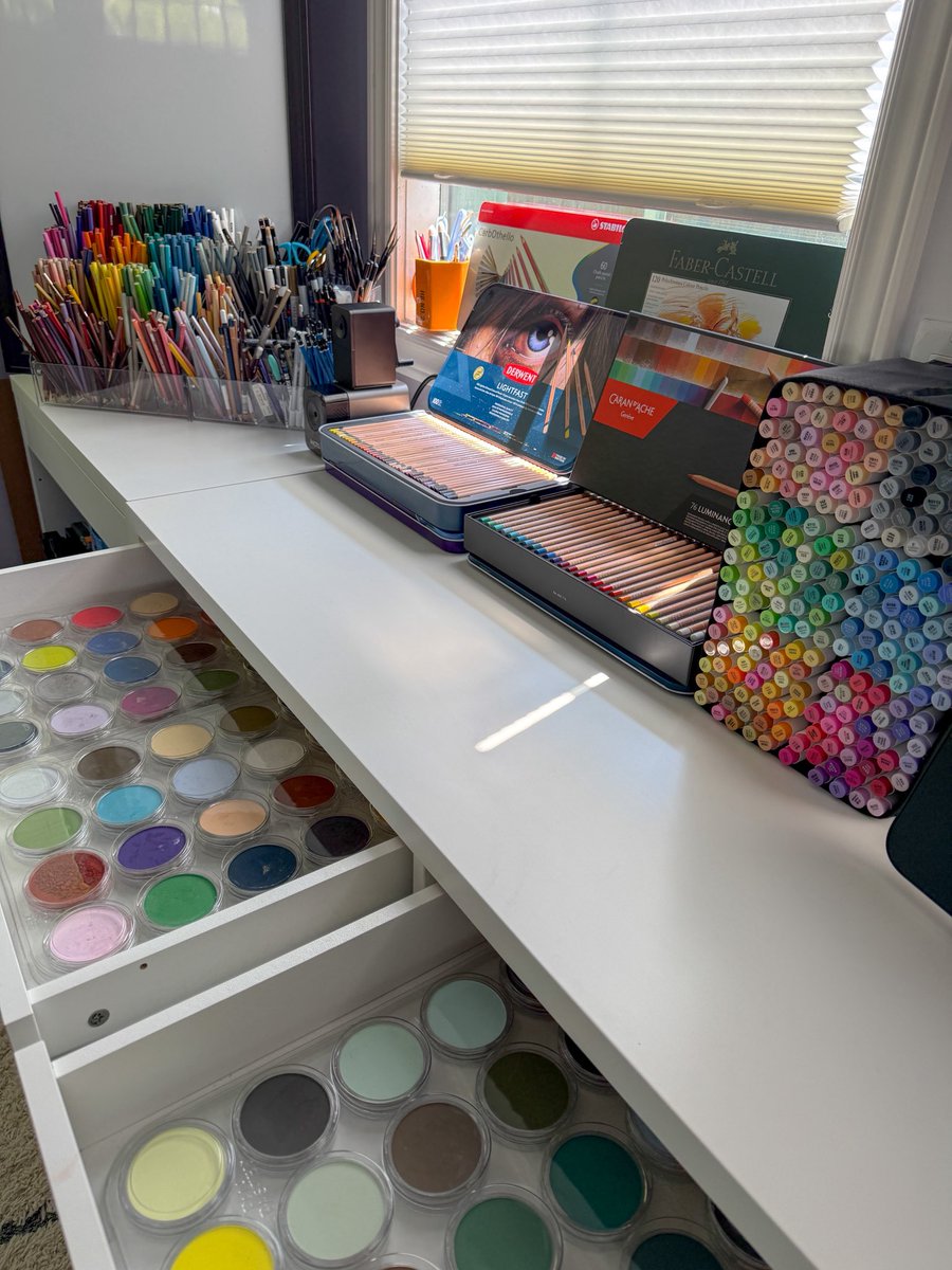 iamkatiejames's tweet photo. Studio cleaning day. Hard to keep clean and organized but so satisfying when it is 🎨 
#ArtistStudio #CreativeSpace #ArtSupplies #ColoredPencils #TraditionalArt #MixedMediaArt #CaranDAche #Prismacolor #FaberCastell #Derwent #PanPastel https://t.co/ffSUS1YI6m