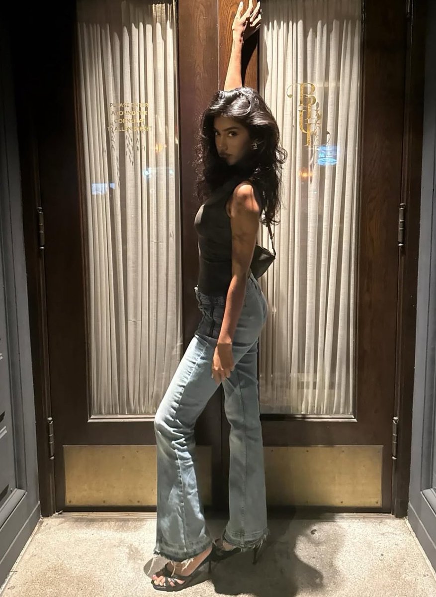 queenk4iro's tweet photo. heels &amp; unmatched attitude https://t.co/gWWCVcJsyI