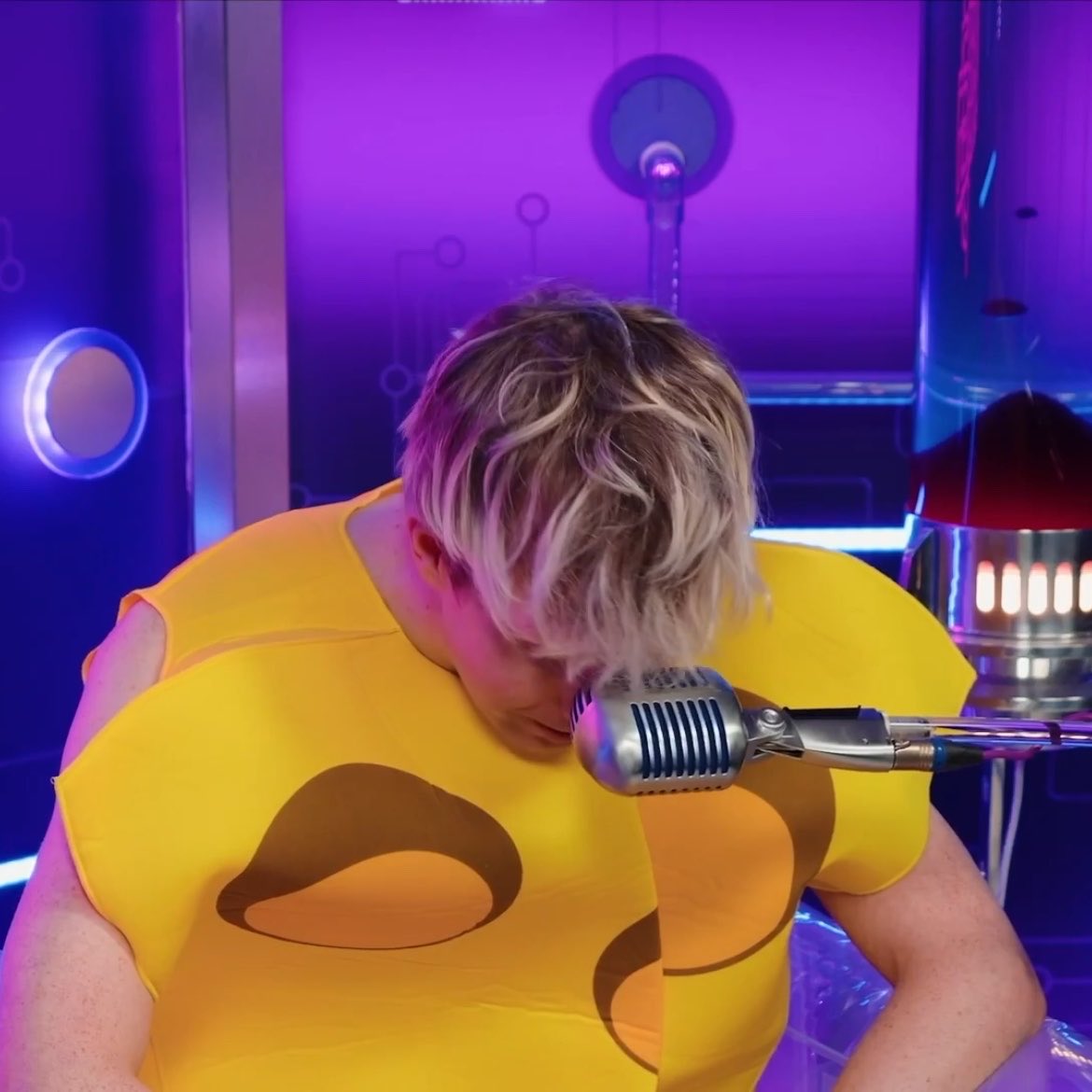 alex 🐌 tweet media