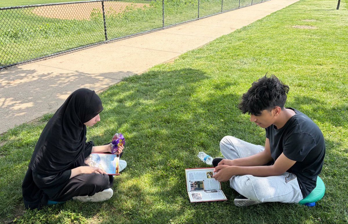 BHS_ESL's tweet photo. It was a beautiful day for a Popsicle Reading Party! ☀️📚🍭 Bonus treat: we were joined by a guest parent who got to read with us. Such a fun afternoon of stories, sunshine, and smiles! @bwhitfield23 @mrswells_BWSD @BHSActivities https://t.co/MEsoJwn155