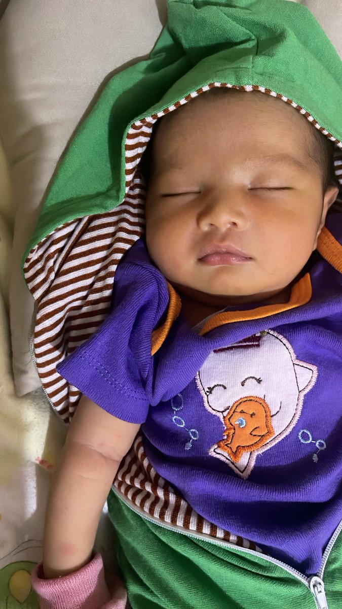 deyoursz's tweet photo. anak gue cepet bgt besarnya🥹 https://t.co/MmOqST5bhL