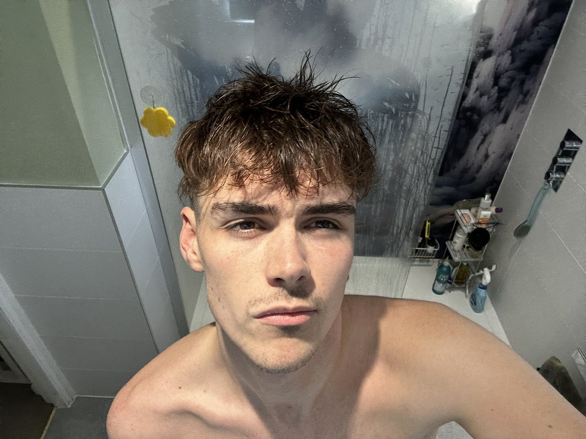 tymac_moore's tweet photo. bimonthly haircut post is back https://t.co/1IQCnUjCL7