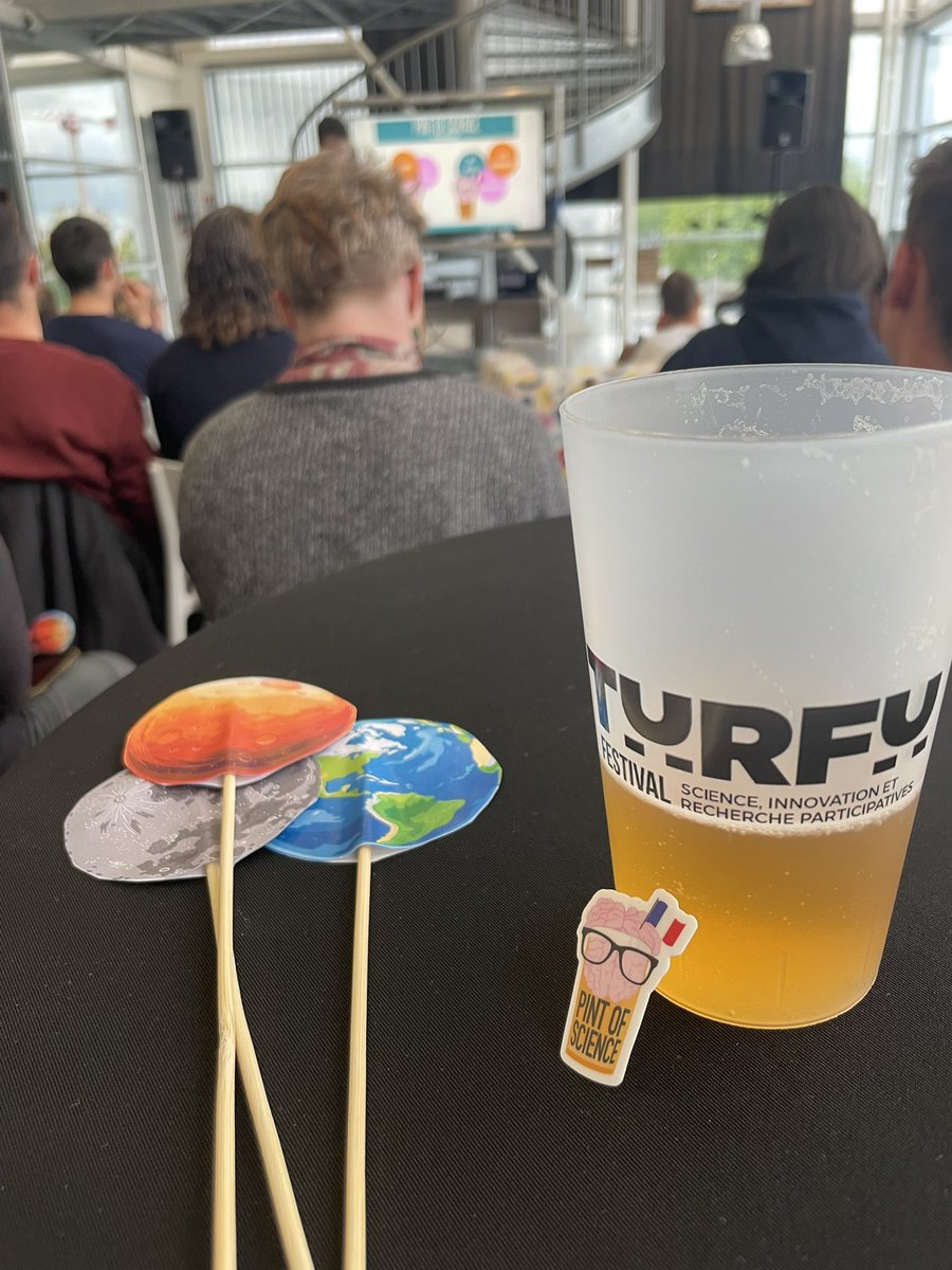 Flor_Fricker's tweet photo. 🧠🍻🚀Top départ pour Pint of Science 2026 à Caen #pint26 ! On parle de gravité et d’espace en trinquant avec Barney et les sœurs Kola au @_LeDome 
 @pintofscienceFR https://t.co/mK3sfsz1gI