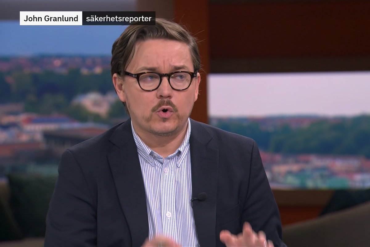 JSmedje's tweet photo. Glödhet propaganda:
RISK FÖR RYSKT ANFALL OM USA DRAR SIG TILLBAKA FÖR SNABBT!
Det påstår regeringskontrollerade Rapports nya "säkerhetsreporter" John Granlund i propagandans flaggskepp ikväll.
Nu tar de ju betalt direkt ur våra fickor.
För vem fan hade betalt TV-licens för det? https://t.co/C86qER1THI