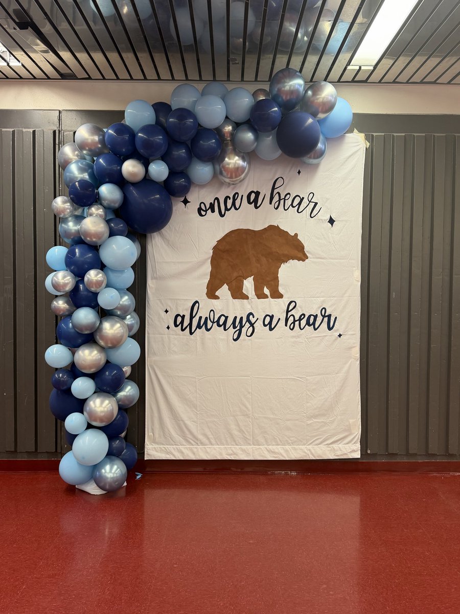 LCHS_MTapia's tweet photo. We started the day off celebrating our SENIORS with a Senior assembly.
#WALC π»π«ΆπΌ https://t.co/5zUSYQCfXz