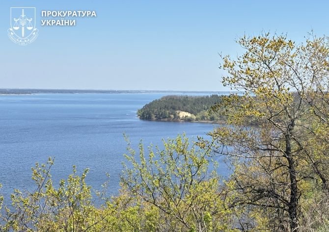 procherkinfo's tweet photo. Майже 2 га в парку «Трахтемирів» повернули громаді. Ділянку передали в приватні руки ще у 2006-му, потім продали й подарували — але суд к��апку поставив.
https://t.co/76YfFIda7F https://t.co/CgpOnw6H0w