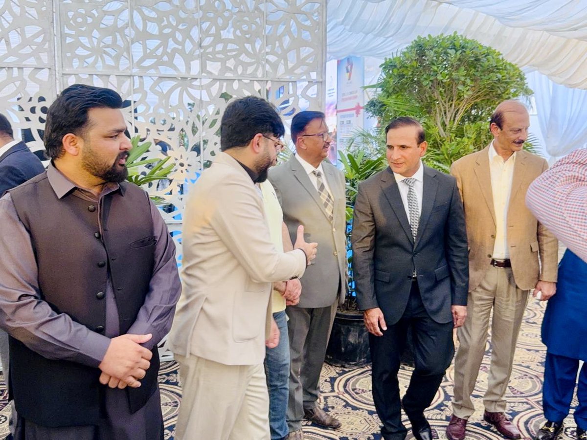 propertyplan_pk's tweet photo. It was a great pleasure and honor to meet..!!

𝐁𝐫𝐢𝐠𝐚𝐝𝐢𝐞𝐫 𝐌𝐮𝐡𝐚��𝐦𝐚𝐝 𝐊𝐚𝐬𝐡𝐢𝐟 𝐇𝐮𝐦𝐚𝐲𝐮𝐧, 𝐀𝐝𝐦𝐢𝐧𝐢𝐬𝐭𝐫𝐚𝐭𝐨𝐫 𝐨𝐟 𝐭𝐡𝐞 𝐃𝐞𝐟𝐞𝐧𝐜𝐞 𝐇𝐨𝐮𝐬𝐢𝐧𝐠 𝐀𝐮𝐭𝐡𝐨𝐫𝐢𝐭𝐲 (𝐃𝐇𝐀) 𝐋𝐚𝐡𝐨𝐫𝐞.

A truly inspiring personality with remarkable leadership, vision, and dedication towards excellence. Wishing him continued success in all his future endeavors. 

𝐅𝐨𝐫 𝐦𝐨𝐫𝐞 𝐢𝐧𝐟𝐨𝐫𝐦𝐚𝐭𝐢𝐨𝐧!
🌐 https://t.co/Uf6kstjNfa
𝐄𝐦𝐚𝐢𝐥: propertyplan.pk@gmail.com   
𝐂𝐚𝐥𝐥/𝐖𝐡𝐚𝐭𝐬𝐀𝐩𝐩: +92 300 9555596

𝐅𝐨𝐥𝐥𝐨𝐰 𝐮𝐬:
𝐓𝐢𝐤𝐭𝐨𝐤: https://t.co/rk95TIBvrs...

𝐅𝐚𝐜𝐞𝐛𝐨𝐨𝐤: https://t.co/oqhcJ0G4pH

𝐈𝐧𝐬𝐭𝐚𝐠𝐫𝐚𝐦: https://t.co/eSkgJOitcX

𝐓𝐰𝐢𝐭𝐭𝐞𝐫: https://t.co/3H8izZuuRa

𝐘𝐨𝐮𝐭𝐮𝐛𝐞: https://t.co/VXiPAQGFDq

𝐋𝐢𝐧𝐤𝐞𝐝𝐢𝐧: https://t.co/KfOx9Ukgmh

𝐏𝐫𝐨𝐩𝐞𝐫𝐭𝐲 𝐏𝐥𝐚𝐧®️ (𝐎𝐟𝐟𝐢𝐜𝐢𝐚𝐥 𝐖𝐡𝐚𝐭𝐬𝐀𝐩𝐩 𝐂𝐡𝐚𝐧𝐧𝐞𝐥) :
https://t.co/oqE7xlNTU6

𝐏𝐫𝐨𝐩𝐞𝐫𝐭𝐲 𝐏𝐥𝐚𝐧®️ ( 𝐎𝐟𝐟𝐢𝐜𝐞 𝐋𝐨𝐜𝐚𝐭𝐢𝐨𝐧 ) :
https://t.co/AsgnyNqOeH

#𝐏𝐫𝐨𝐩𝐞𝐫𝐭𝐲𝐏𝐥𝐚𝐧𝐎𝐟𝐟𝐢𝐜𝐢𝐚𝐥 #𝐃𝐇𝐀𝐋𝐚𝐡𝐨𝐫𝐞𝐏𝐚𝐤𝐢𝐬𝐭𝐚𝐧
#PropertyPlan #RealEstatePakistan #InvestmentOpportunity #SmartLiving #MianRehanShahid