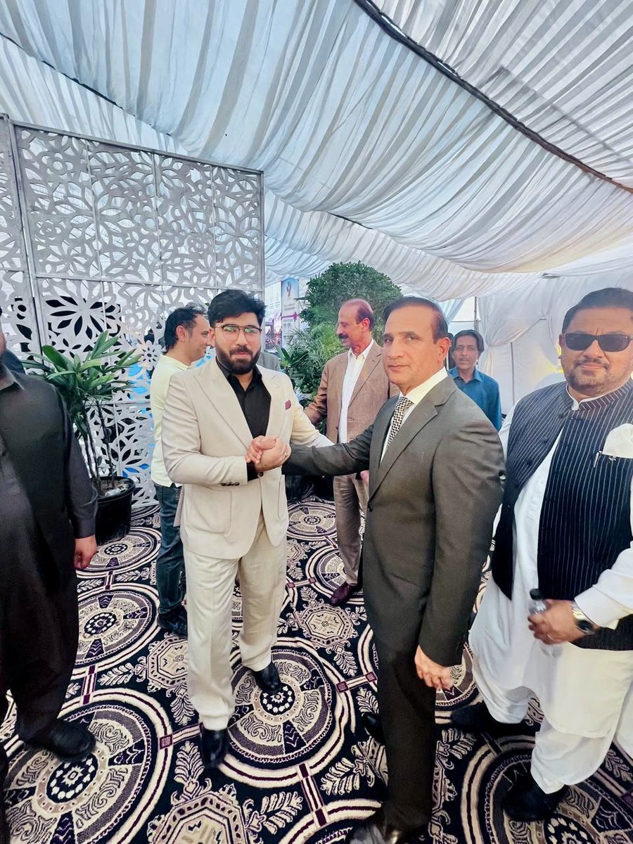 propertyplan_pk's tweet photo. It was a great pleasure and honor to meet..!!

𝐁𝐫𝐢𝐠𝐚𝐝𝐢𝐞𝐫 𝐌𝐮𝐡𝐚��𝐦𝐚𝐝 𝐊𝐚𝐬𝐡𝐢𝐟 𝐇𝐮𝐦𝐚𝐲𝐮𝐧, 𝐀𝐝𝐦𝐢𝐧𝐢𝐬𝐭𝐫𝐚𝐭𝐨𝐫 𝐨𝐟 𝐭𝐡𝐞 𝐃𝐞𝐟𝐞𝐧𝐜𝐞 𝐇𝐨𝐮𝐬𝐢𝐧𝐠 𝐀𝐮𝐭𝐡𝐨𝐫𝐢𝐭𝐲 (𝐃𝐇𝐀) 𝐋𝐚𝐡𝐨𝐫𝐞.

A truly inspiring personality with remarkable leadership, vision, and dedication towards excellence. Wishing him continued success in all his future endeavors. 

𝐅𝐨𝐫 𝐦𝐨𝐫𝐞 𝐢𝐧𝐟𝐨𝐫𝐦𝐚𝐭𝐢𝐨𝐧!
🌐 https://t.co/Uf6kstjNfa
𝐄𝐦𝐚𝐢𝐥: propertyplan.pk@gmail.com   
𝐂𝐚𝐥𝐥/𝐖𝐡𝐚𝐭𝐬𝐀𝐩𝐩: +92 300 9555596

𝐅𝐨𝐥𝐥𝐨𝐰 𝐮𝐬:
𝐓𝐢𝐤𝐭𝐨𝐤: https://t.co/rk95TIBvrs...

𝐅𝐚𝐜𝐞𝐛𝐨𝐨𝐤: https://t.co/oqhcJ0G4pH

𝐈𝐧𝐬𝐭𝐚𝐠𝐫𝐚𝐦: https://t.co/eSkgJOitcX

𝐓𝐰𝐢𝐭𝐭𝐞𝐫: https://t.co/3H8izZuuRa

𝐘𝐨𝐮𝐭𝐮𝐛𝐞: https://t.co/VXiPAQGFDq

𝐋𝐢𝐧𝐤𝐞𝐝𝐢𝐧: https://t.co/KfOx9Ukgmh

𝐏𝐫𝐨𝐩𝐞𝐫𝐭𝐲 𝐏𝐥𝐚𝐧®️ (𝐎𝐟𝐟𝐢𝐜𝐢𝐚𝐥 𝐖𝐡𝐚𝐭𝐬𝐀𝐩𝐩 𝐂𝐡𝐚𝐧𝐧𝐞𝐥) :
https://t.co/oqE7xlNTU6

𝐏𝐫𝐨𝐩𝐞𝐫𝐭𝐲 𝐏𝐥𝐚𝐧®️ ( 𝐎𝐟𝐟𝐢𝐜𝐞 𝐋𝐨𝐜𝐚𝐭𝐢𝐨𝐧 ) :
https://t.co/AsgnyNqOeH

#𝐏𝐫𝐨𝐩𝐞𝐫𝐭𝐲𝐏𝐥𝐚𝐧𝐎𝐟𝐟𝐢𝐜𝐢𝐚𝐥 #𝐃𝐇𝐀𝐋𝐚𝐡𝐨𝐫𝐞𝐏𝐚𝐤𝐢𝐬𝐭𝐚𝐧
#PropertyPlan #RealEstatePakistan #InvestmentOpportunity #SmartLiving #MianRehanShahid