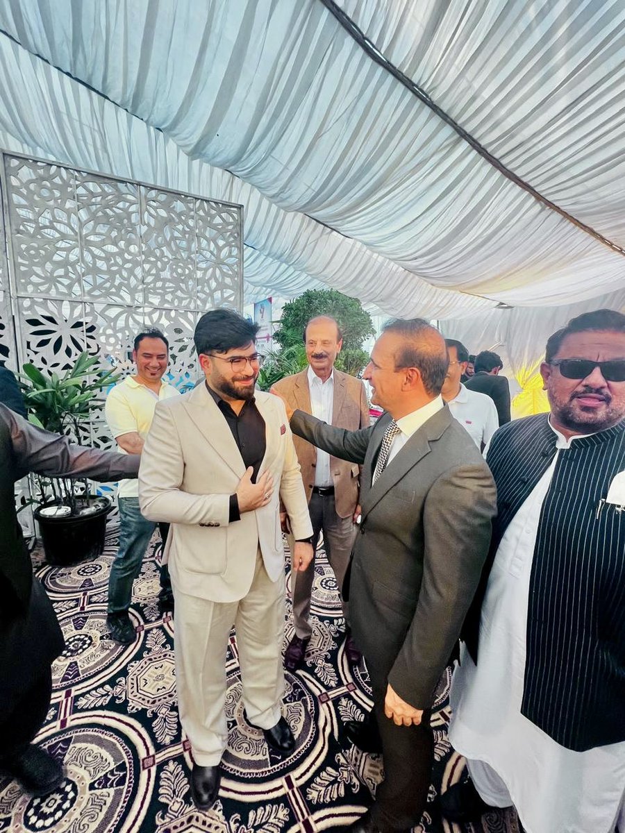 propertyplan_pk's tweet photo. It was a great pleasure and honor to meet..!!

𝐁𝐫𝐢𝐠𝐚𝐝𝐢𝐞𝐫 𝐌𝐮𝐡𝐚��𝐦𝐚𝐝 𝐊𝐚𝐬𝐡𝐢𝐟 𝐇𝐮𝐦𝐚𝐲𝐮𝐧, 𝐀𝐝𝐦𝐢𝐧𝐢𝐬𝐭𝐫𝐚𝐭𝐨𝐫 𝐨𝐟 𝐭𝐡𝐞 𝐃𝐞𝐟𝐞𝐧𝐜𝐞 𝐇𝐨𝐮𝐬𝐢𝐧𝐠 𝐀𝐮𝐭𝐡𝐨𝐫𝐢𝐭𝐲 (𝐃𝐇𝐀) 𝐋𝐚𝐡𝐨𝐫𝐞.

A truly inspiring personality with remarkable leadership, vision, and dedication towards excellence. Wishing him continued success in all his future endeavors. 

𝐅𝐨𝐫 𝐦𝐨𝐫𝐞 𝐢𝐧𝐟𝐨𝐫𝐦𝐚𝐭𝐢𝐨𝐧!
🌐 https://t.co/Uf6kstjNfa
𝐄𝐦𝐚𝐢𝐥: propertyplan.pk@gmail.com   
𝐂𝐚𝐥𝐥/𝐖𝐡𝐚𝐭𝐬𝐀𝐩𝐩: +92 300 9555596

𝐅𝐨𝐥𝐥𝐨𝐰 𝐮𝐬:
𝐓𝐢𝐤𝐭𝐨𝐤: https://t.co/rk95TIBvrs...

𝐅𝐚𝐜𝐞𝐛𝐨𝐨𝐤: https://t.co/oqhcJ0G4pH

𝐈𝐧𝐬𝐭𝐚𝐠𝐫𝐚𝐦: https://t.co/eSkgJOitcX

𝐓𝐰𝐢𝐭𝐭𝐞𝐫: https://t.co/3H8izZuuRa

𝐘𝐨𝐮𝐭𝐮𝐛𝐞: https://t.co/VXiPAQGFDq

𝐋𝐢𝐧𝐤𝐞𝐝𝐢𝐧: https://t.co/KfOx9Ukgmh

𝐏𝐫𝐨𝐩𝐞𝐫𝐭𝐲 𝐏𝐥𝐚𝐧®️ (𝐎𝐟𝐟𝐢𝐜𝐢𝐚𝐥 𝐖𝐡𝐚𝐭𝐬𝐀𝐩𝐩 𝐂𝐡𝐚𝐧𝐧𝐞𝐥) :
https://t.co/oqE7xlNTU6

𝐏𝐫𝐨𝐩𝐞𝐫𝐭𝐲 𝐏𝐥𝐚𝐧®️ ( 𝐎𝐟𝐟𝐢𝐜𝐞 𝐋𝐨𝐜𝐚𝐭𝐢𝐨𝐧 ) :
https://t.co/AsgnyNqOeH

#𝐏𝐫𝐨𝐩𝐞𝐫𝐭𝐲𝐏𝐥𝐚𝐧𝐎𝐟𝐟𝐢𝐜𝐢𝐚𝐥 #𝐃𝐇𝐀𝐋𝐚𝐡𝐨𝐫𝐞𝐏𝐚𝐤𝐢𝐬𝐭𝐚𝐧
#PropertyPlan #RealEstatePakistan #InvestmentOpportunity #SmartLiving #MianRehanShahid