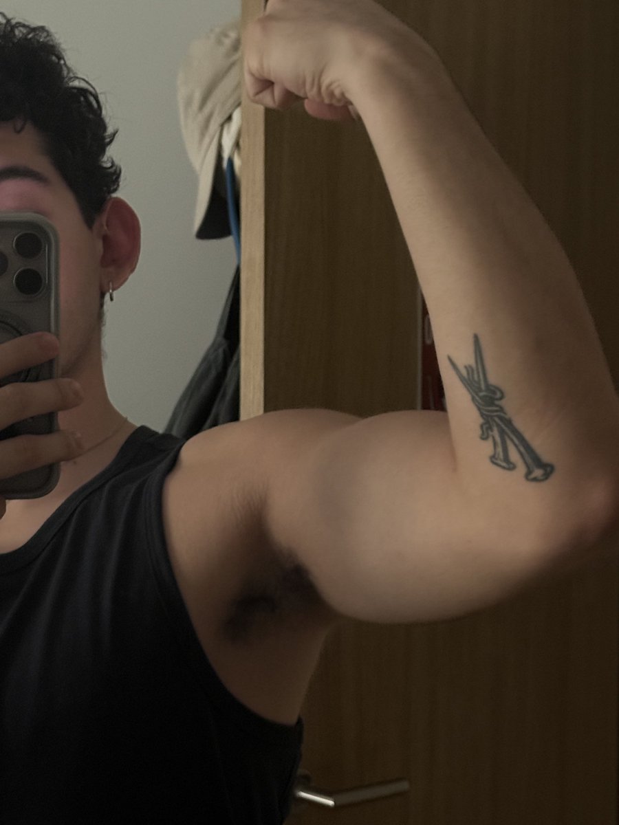 drew_pixels's tweet photo. hoy google photos me recordo de lo extremadamente delgado que estaba en 2019/20, y siento que aun no estoy en mi fisico deseado pero kinda proud de estar progresando, normalmente no aprecio mi progress daily https://t.co/JGjrVR2FfK
