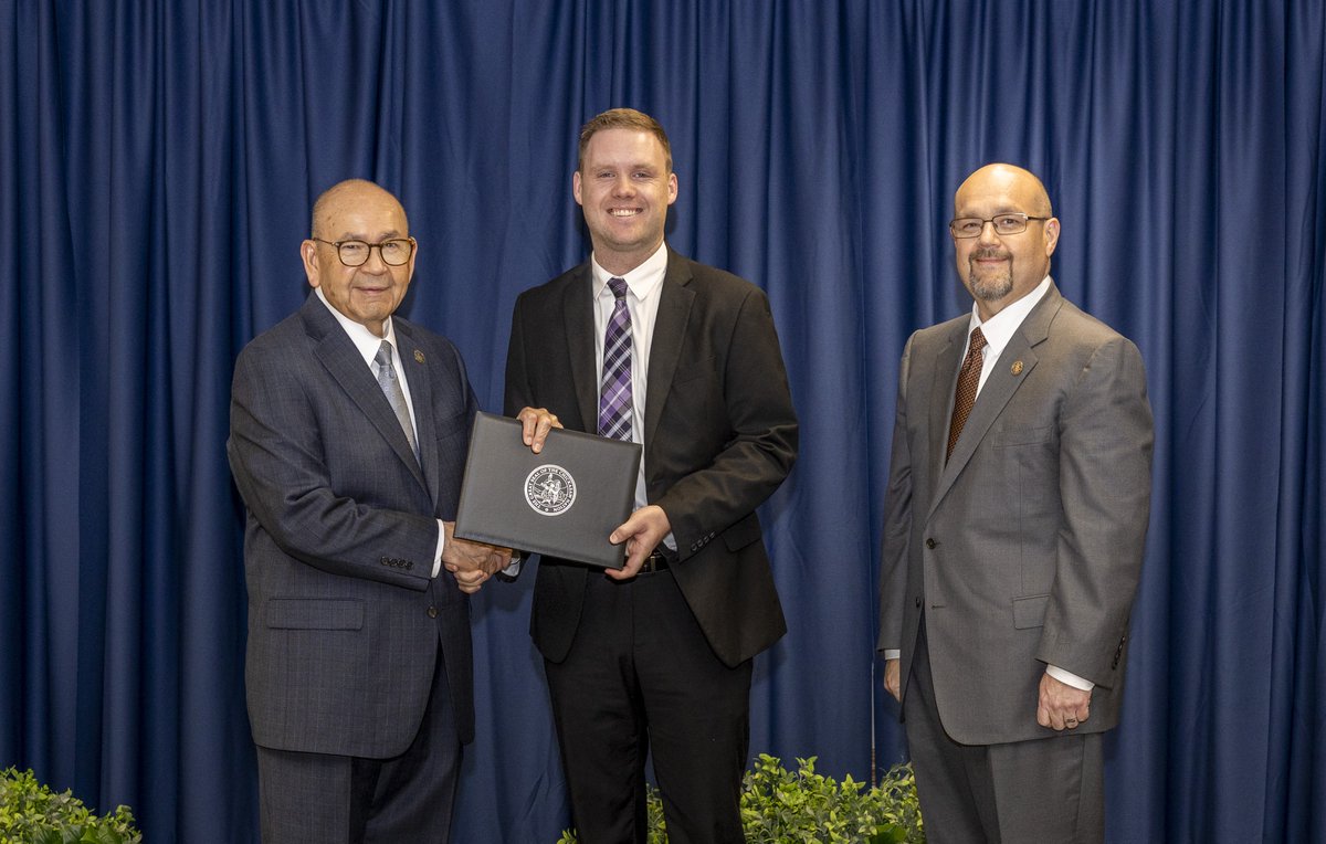 CFoundation1971's tweet photo. Join us in congratulating our own Blake Long on graduating from Chickasaw Leadership Academy (silver level)! https://t.co/bhFEzqTAkY