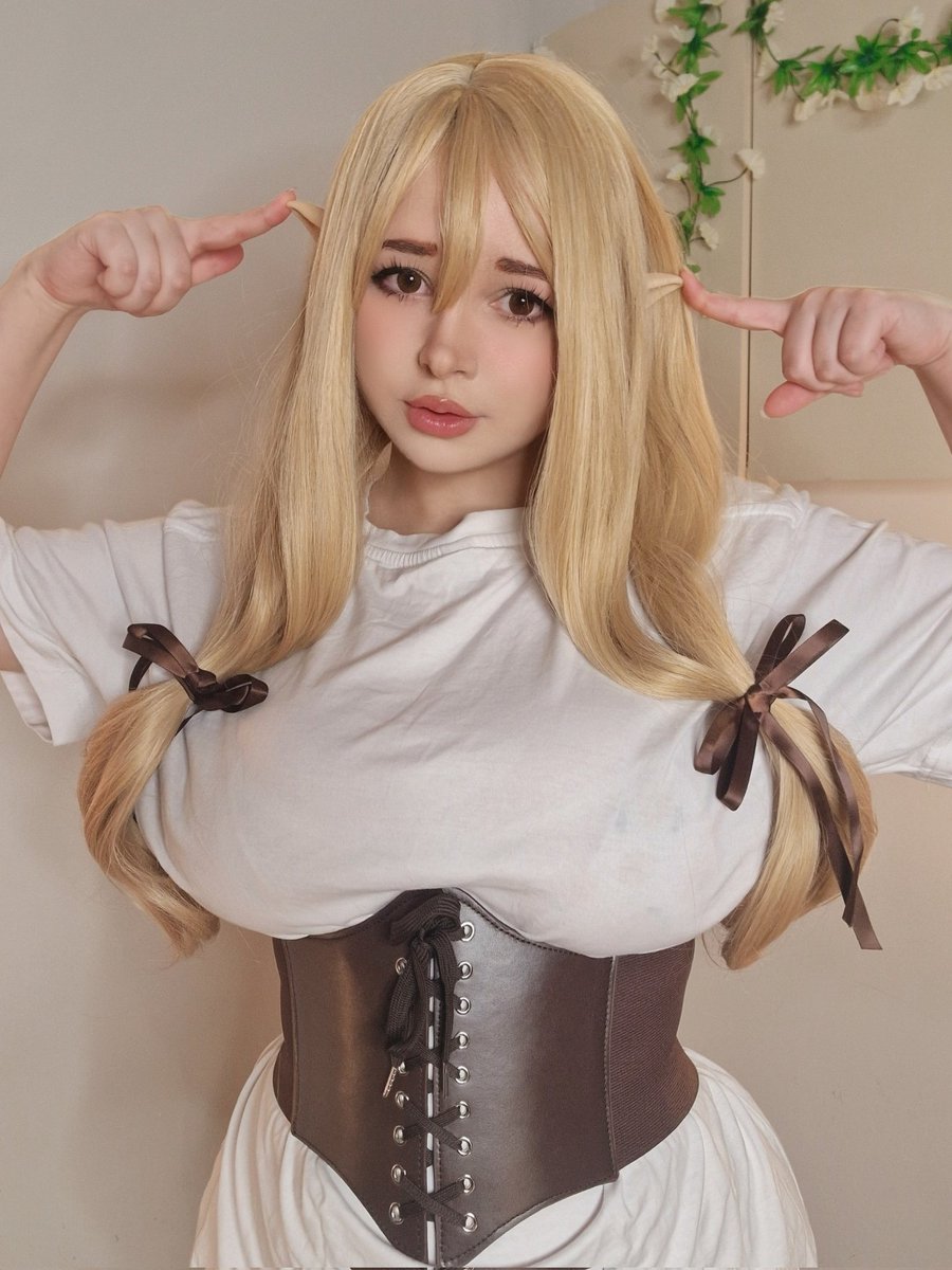 yoshinobi_cos's tweet photo. What is the best in elf girls? Ears or..🍈 https://t.co/1Bf1HoAr13