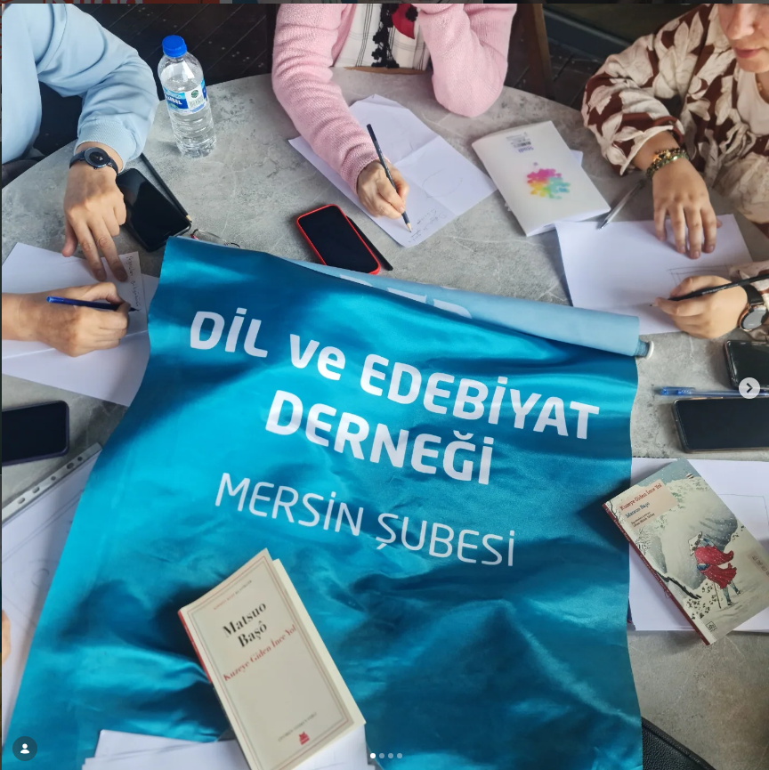 mersintded's tweet photo. MEDENİYET OKUMALARI HANIMLAR MECLİSİ
'Tematik Kitap Okumaları' Kapsamında Matsuo Başo'nun 'Kuzeye İnen İnce Yol' İsimli Eseri Okunup Tahlil Edildi. Hanımlar Etkinliğin Sonunda Çizgi Çalışması Yaptı ve Kendi Haiku'larını Yazdılar.
@mustafaerimm @muharremkose33 https://t.co/VVIaY0F14e
