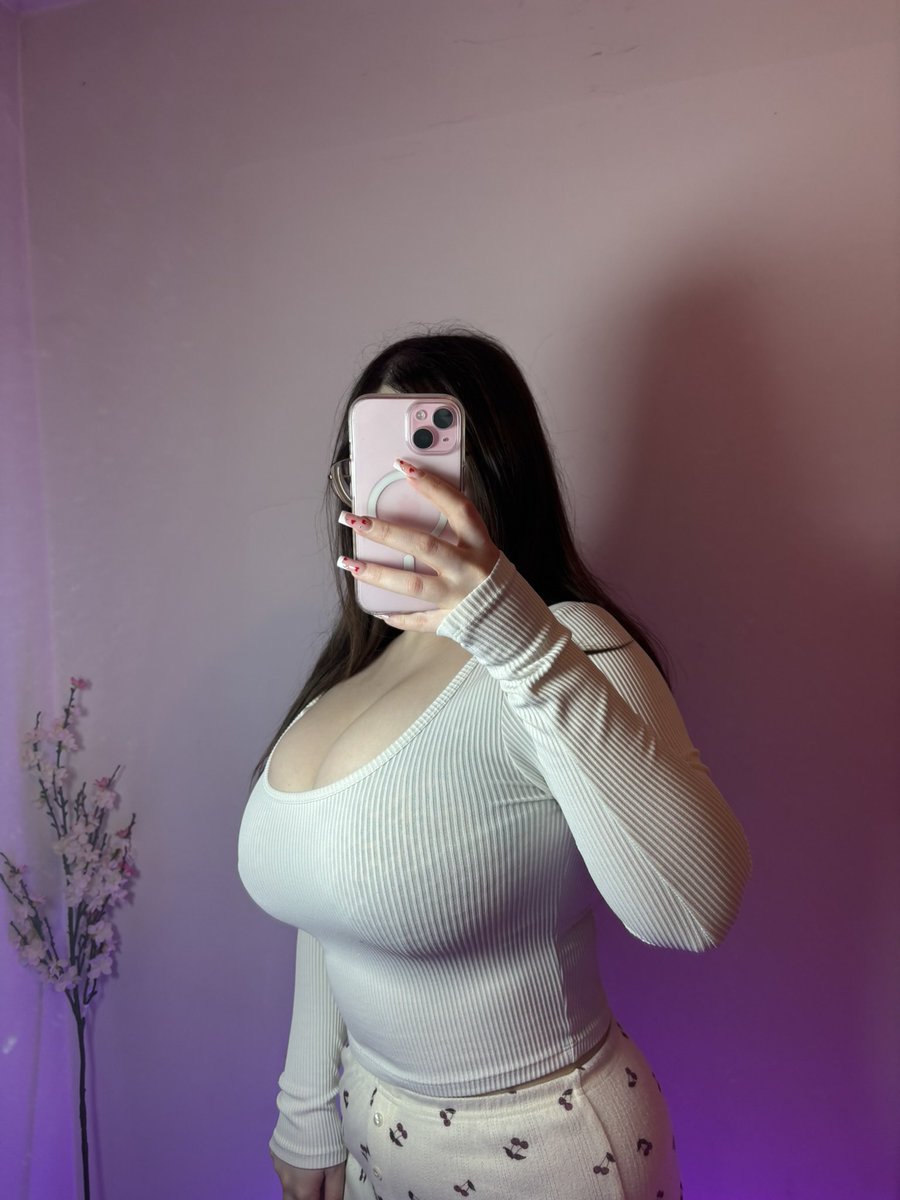 LovelyAmy tweet media