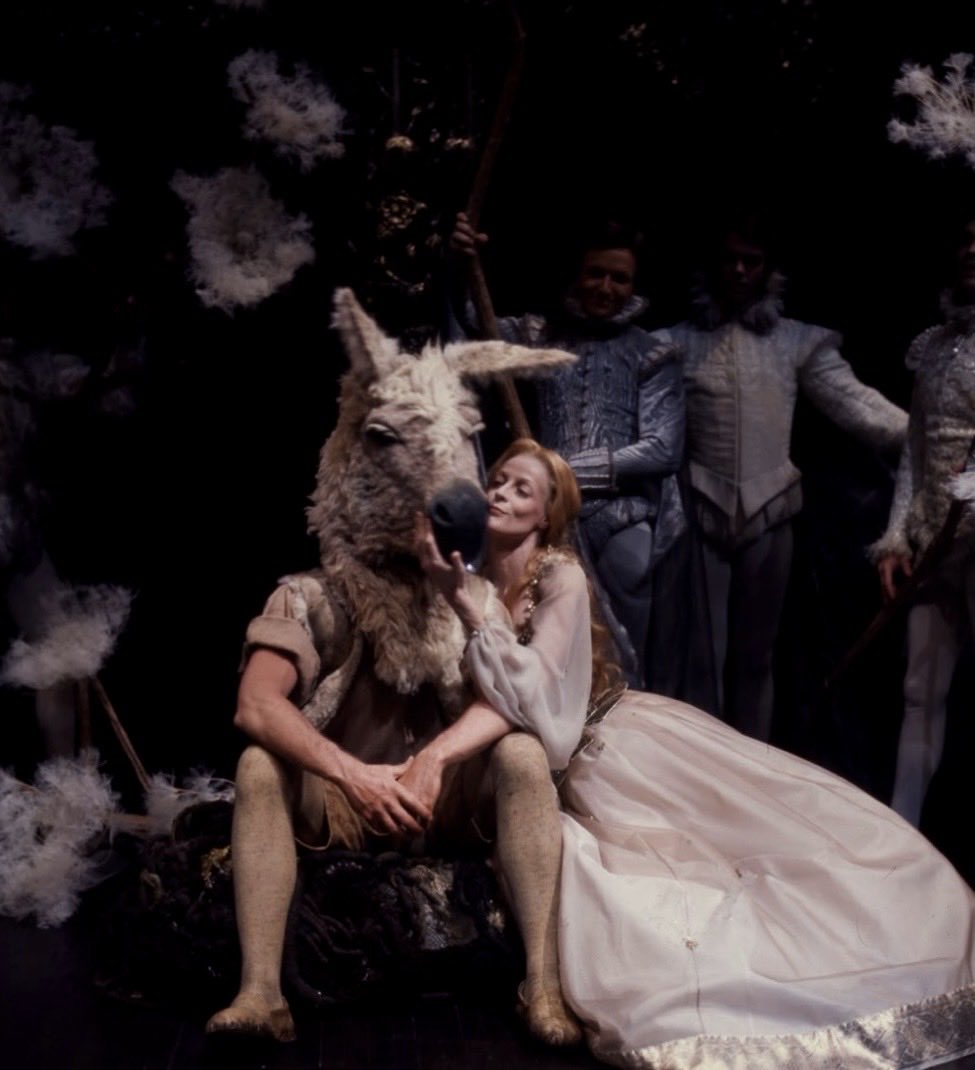 postcokeaverage's tweet photo. maggie smith as titania in a midsummer night’s dream (1977) https://t.co/78qY3yaq2g