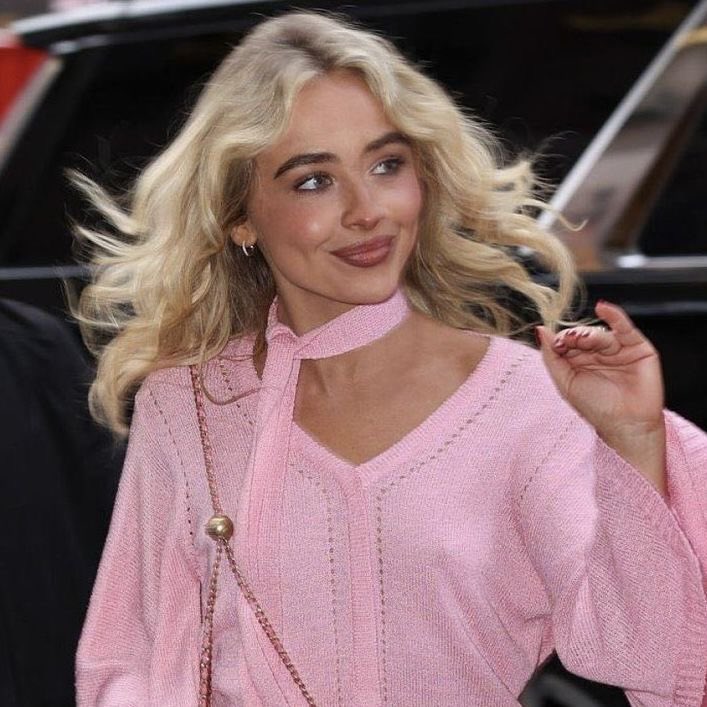 chlo 𝜗𝜚 tweet media