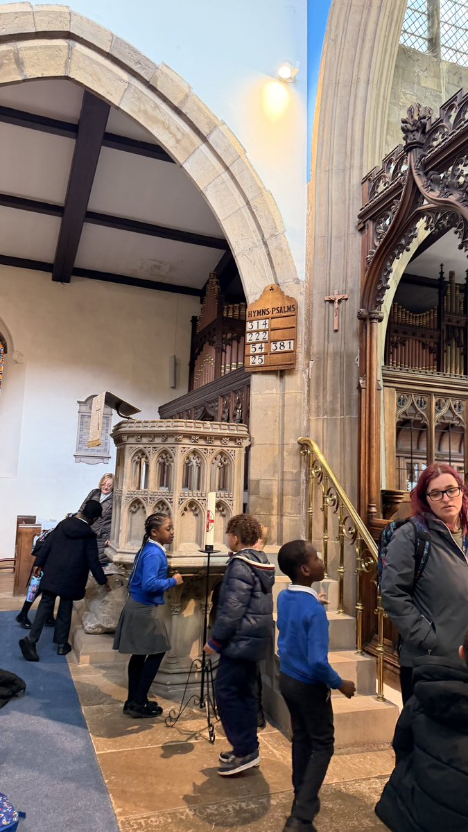 DeltaCraven's tweet photo. Year 2 church visit. We loved looking at all the features ⛪️ https://t.co/8Pq5gqb1w0
