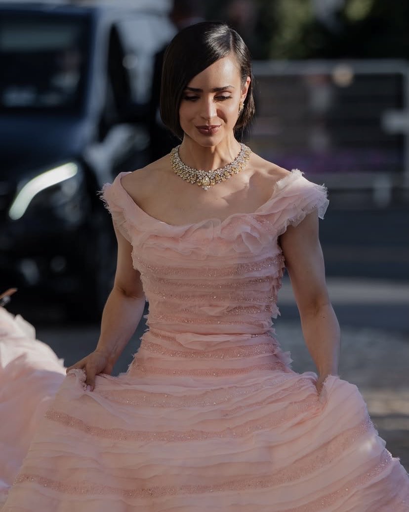 Naomi_loves_Sof's tweet photo. New pictures of @SofiaCarson at Cannes 🤍✨

She’s so unreal!!! 🫶🏻 https://t.co/XLQhjtXj77