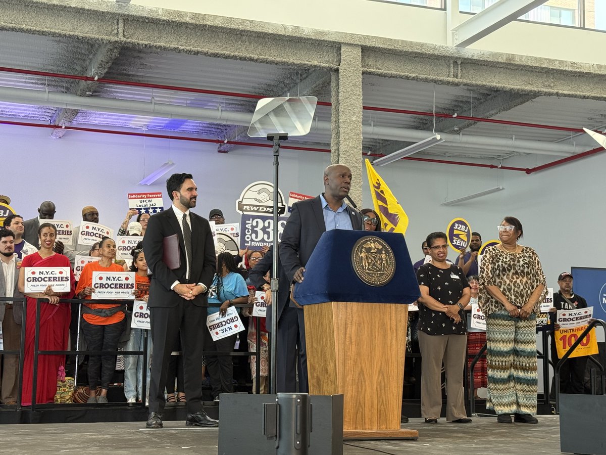 Local338's tweet photo. Special shoutout to Ademola Oyefeso, International Vice President and Director of the Legislative and Political Action Department of @UFCW, who spoke and represented us at the event!

CC: @RWDSU @UFCW1500 @JulieSuLabor https://t.co/T7a3S9I0rO