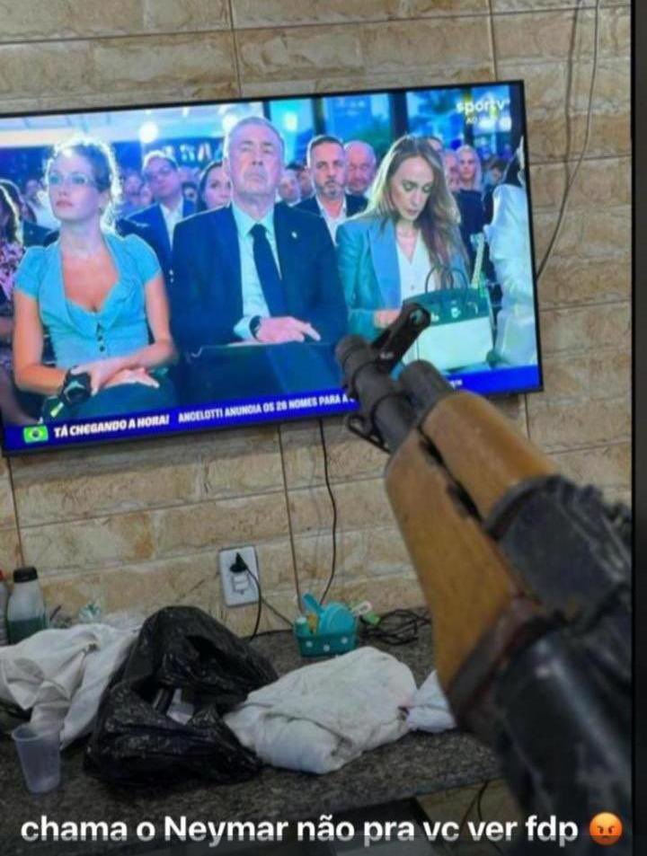  َ tweet media