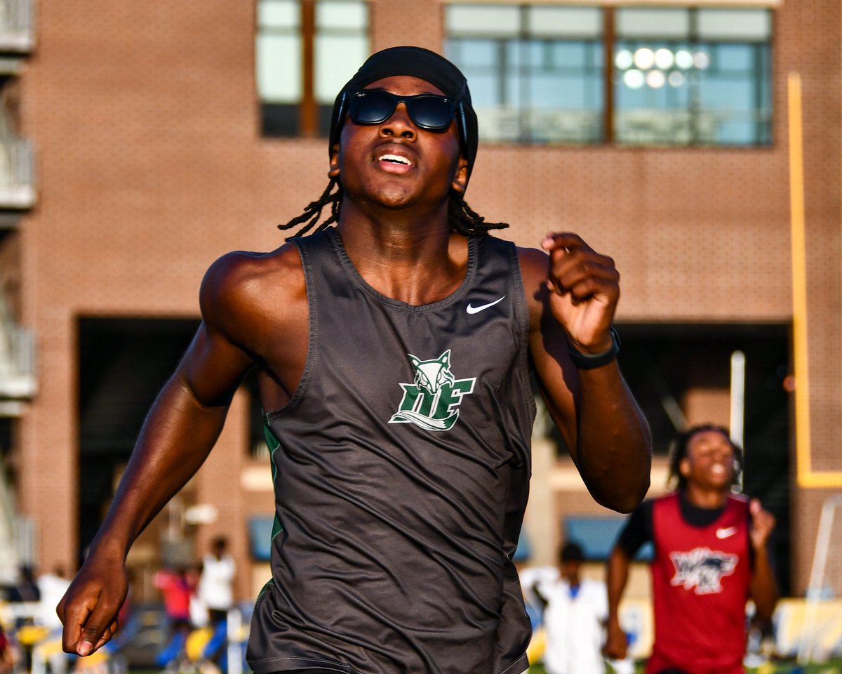 GoFlashWin's tweet photo. 🐺🐝🐊🏁 What a fun day in the sun with the Foxes, Yellow Jackets and Gators! More photos of Dutch Fork, Irmo and River Bluff Track and Field at the Region 4 Meet are now on https://t.co/EYyNVKFBwN. Repost and Follow. https://t.co/j38lnJ0kU9