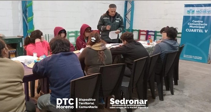 DiatMoreno's tweet photo. 🌱 Hoy comenzamos con mucha alegría el Taller de Huerta en el Centro Comunitario 6 de Enero que  nace con el objetivo de compartir y fortalecer el trabajo comunitario a través del cuidado de la tierra y la producción de alimentos.
@MorenoMunicip
@Sedronar https://t.co/s3p28ThLsU