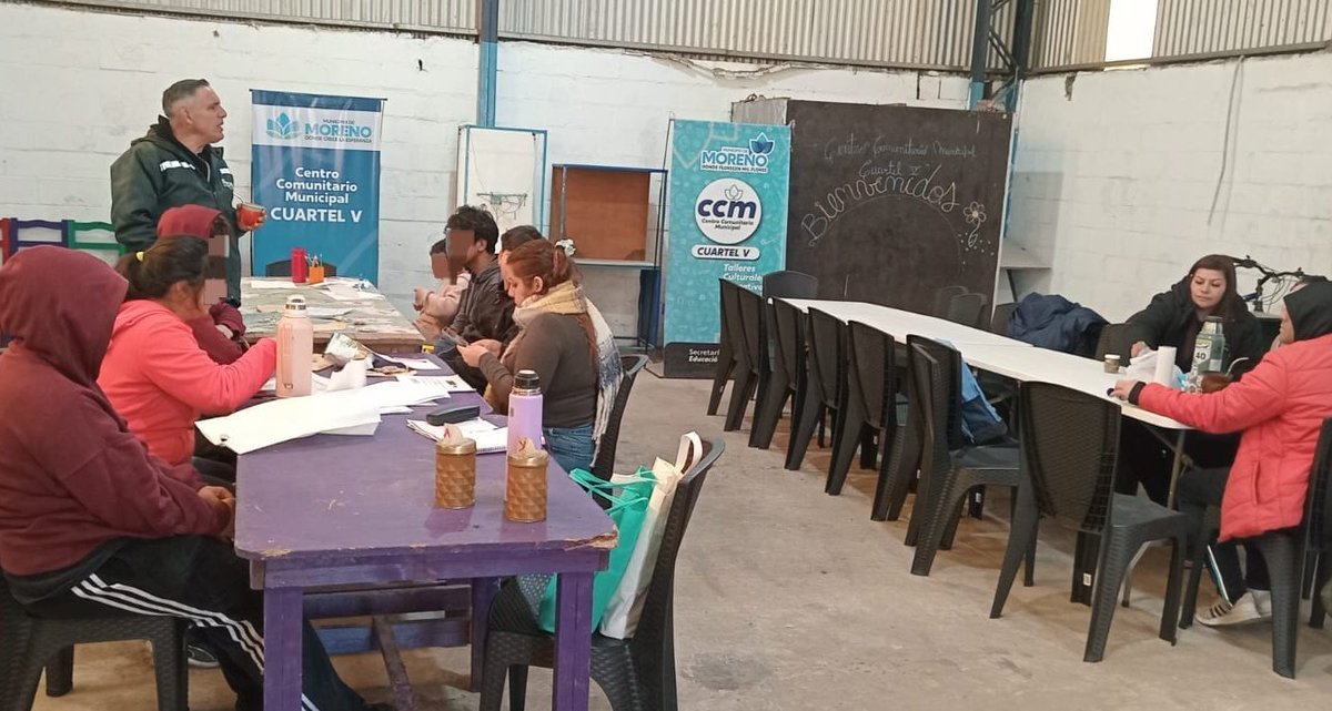 DiatMoreno's tweet photo. 🌱 Hoy comenzamos con mucha alegría el Taller de Huerta en el Centro Comunitario 6 de Enero que  nace con el objetivo de compartir y fortalecer el trabajo comunitario a través del cuidado de la tierra y la producción de alimentos.
@MorenoMunicip
@Sedronar https://t.co/s3p28ThLsU
