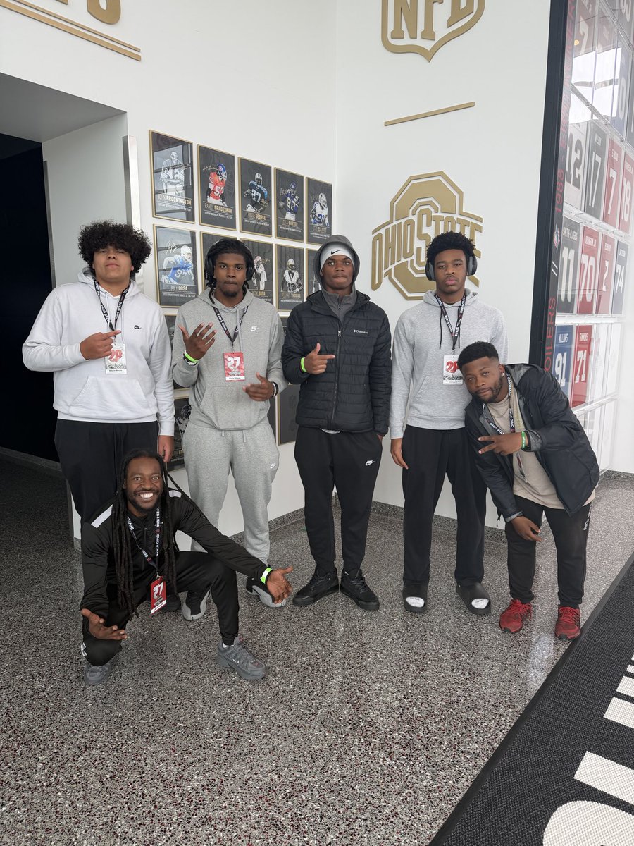 coach_craig21's tweet photo. “Indy will tell you about our run you know what I’m saying”. #notlikeus #trendsetters #millz2bemade #cantstopus #motivated https://t.co/SyS4qrxQT2
