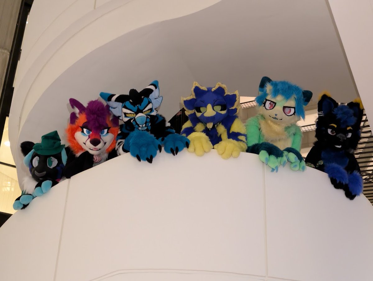 rynnesis's tweet photo. Goodbye FWA!! This was a really good con this time around! I got to hang out with my pals and meet new friends along the road! Can't wait till next year!!

I know I'm late on this but better late than never right?? 
#FWA #FWA2026 #Furryweekendatlanta https://t.co/6hREDoqct4