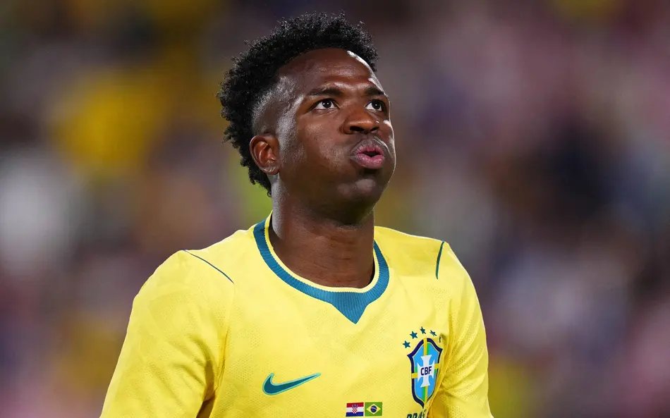 Oocitelta's tweet photo. Tradição continua: Em todas as convocações desde 1998, a Seleção Brasileira tem ao menos um jogador brasileiro na Copa do Mundo. https://t.co/85M8jNQ5Nx