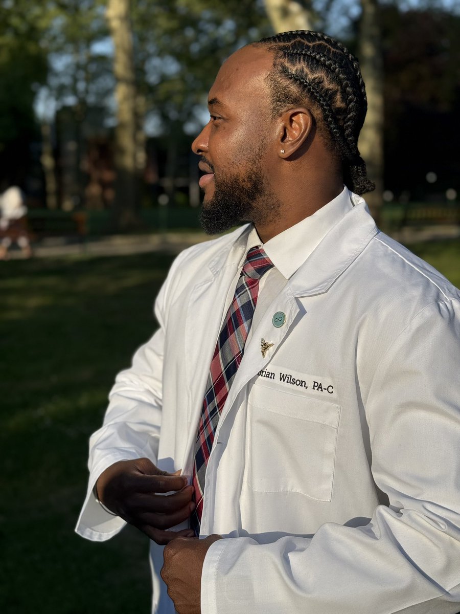 Charged_UpQue13's tweet photo. Received My White Coat Today. Officially Completed PA School🎓🥼 https://t.co/4Y2k9CIQ1Q