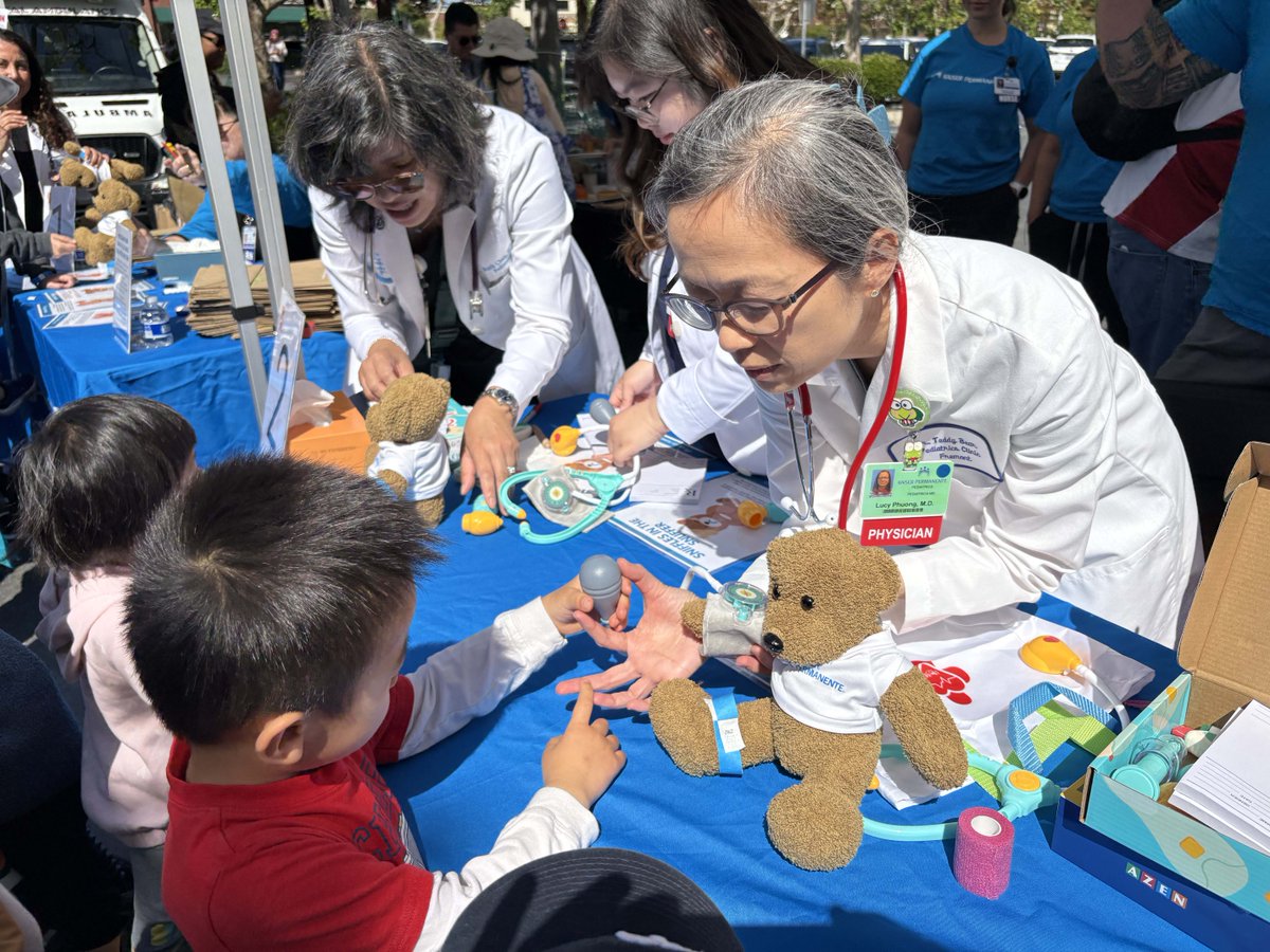 kpeastbayarea's tweet photo. Our Teddy Bear Clinic volunteers diagnosed, treated and healed more than 500 pawsitively cute and furry patients at the 4Cs of Alameda County’s Children’s Fair this weekend. By having kids practice check-ups, they feel empowered, helping to reduce anxiety. 🧸 https://t.co/9qHzRbz9PX