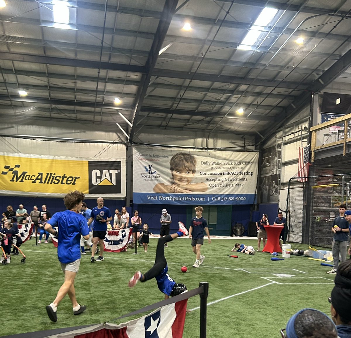 2028_IndySharks's tweet photo. WHAT A GREAT DAY FOR SOME BASEBALL…thanks Miracle League for letting us be apart of the action! ❤️⚾️
@IndySharksBSBL 
@RoundTripperAca 
@JasonTaulman https://t.co/NwJPMTQ0yw