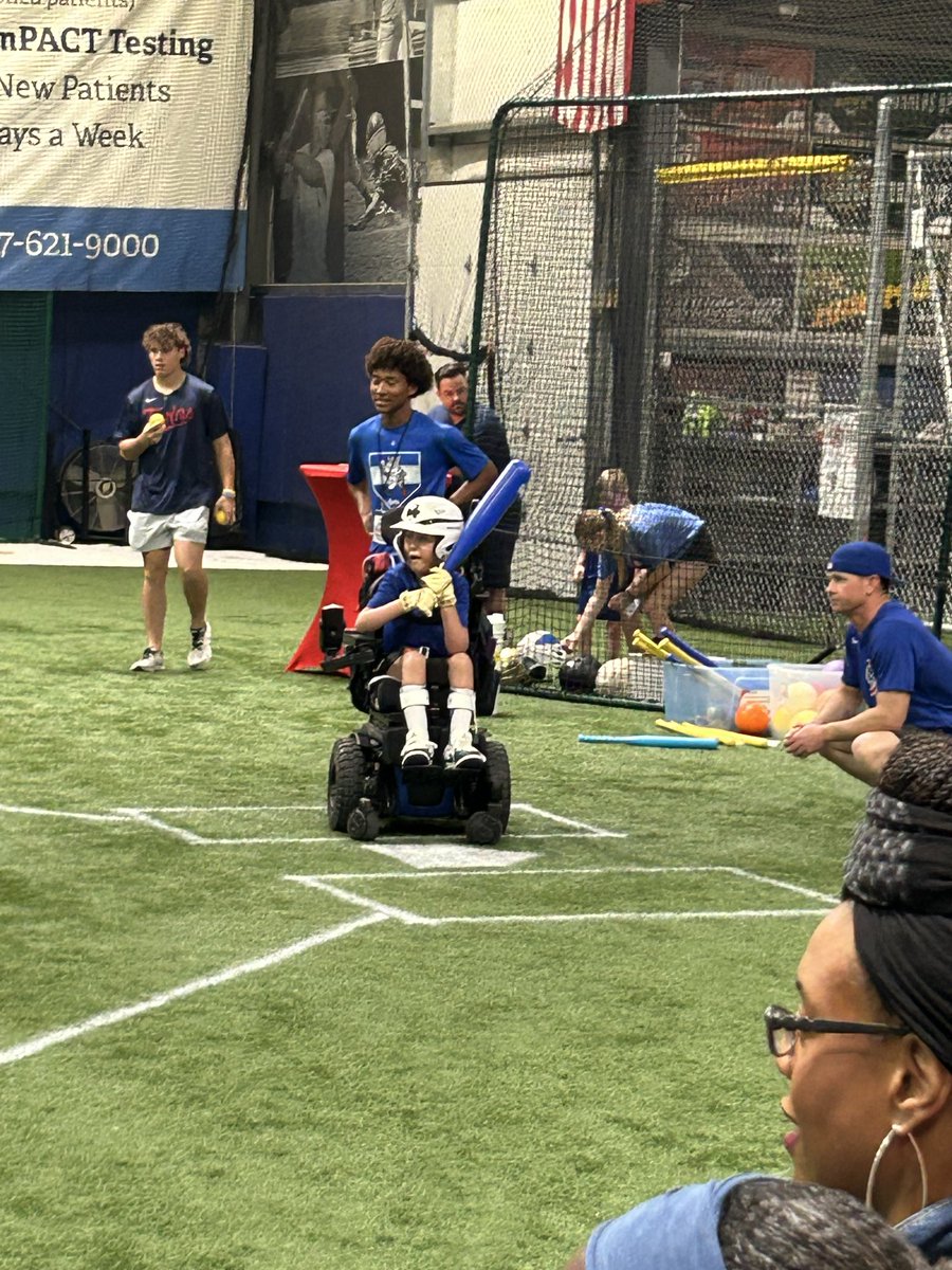 2028_IndySharks's tweet photo. WHAT A GREAT DAY FOR SOME BASEBALL…thanks Miracle League for letting us be apart of the action! ❤️⚾️
@IndySharksBSBL 
@RoundTripperAca 
@JasonTaulman https://t.co/NwJPMTQ0yw