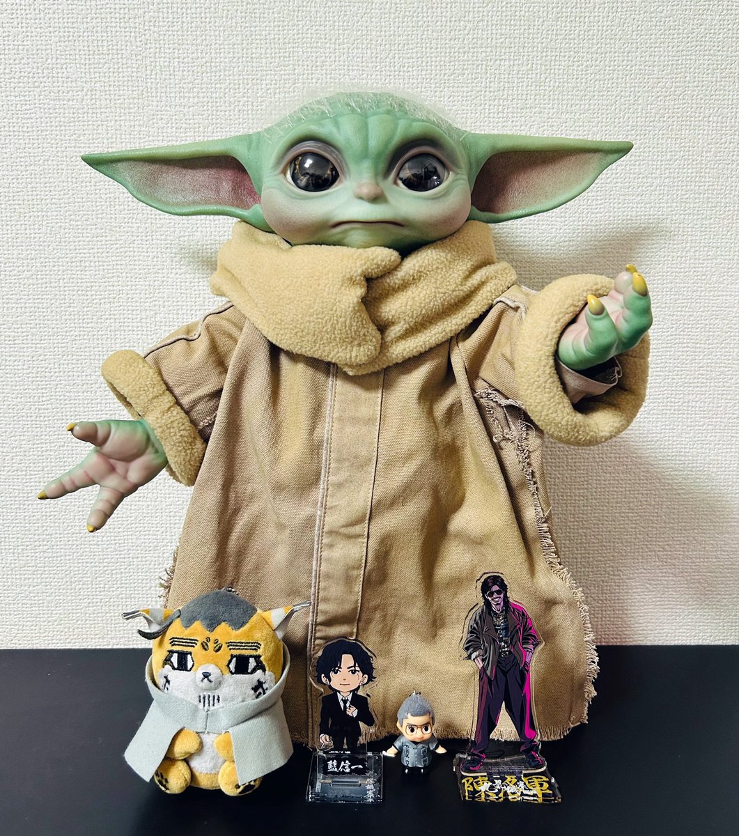 hrbornagain's tweet photo. 何の参考にもならないであろう大きさの比較

グローグー  38cm
フォゼ尾  10cm
王九  12cm
信一  8cm
龍ピー  4.5cm

おててにジャストフィットなのおもろい https://t.co/UNnqoLmm73