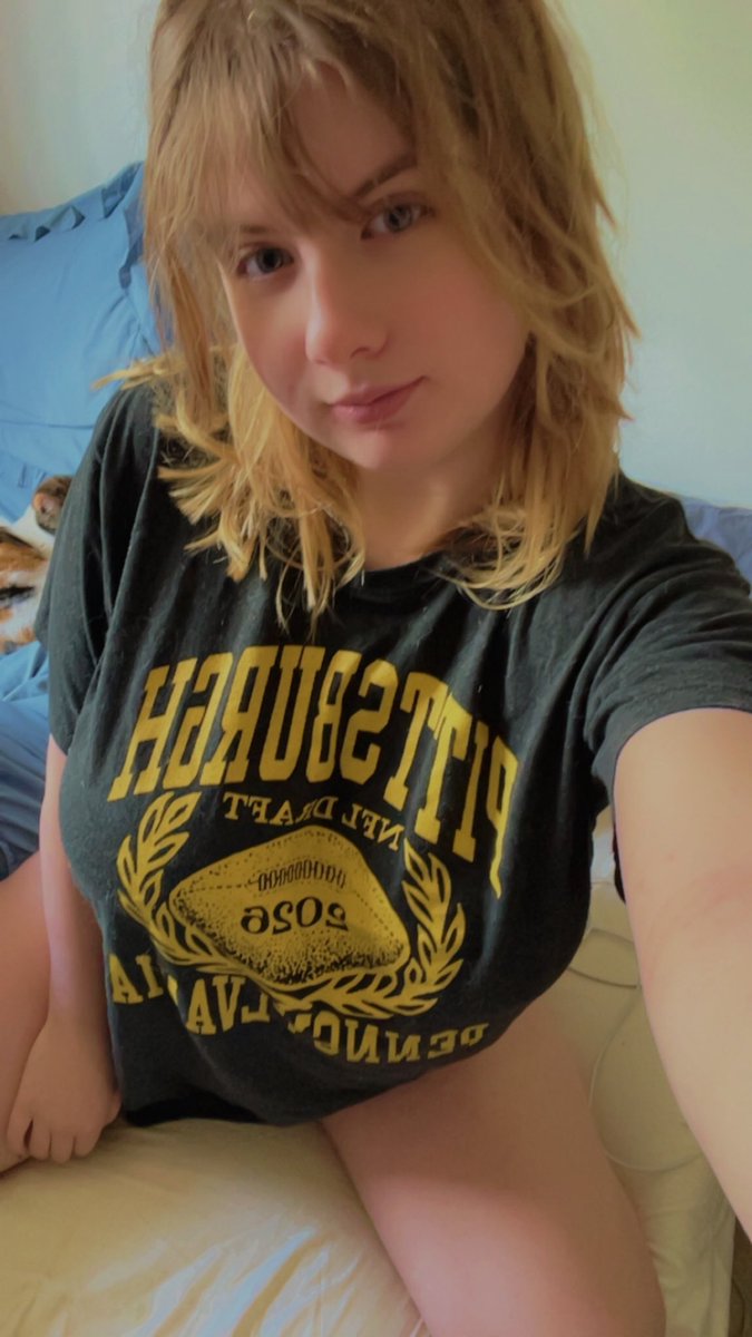 Cryspiitz's tweet photo. 30% off old and new subscribers for 1 month on my page!! offer ends in 7 days!! i go live every Monday wednesday and Friday at 11pm est!!! 

https://t.co/vPftg183iI https://t.co/j4HrWXdaRi